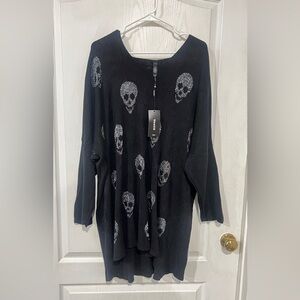 NWT Venti 6 Black Sweater with Silver Skull Design